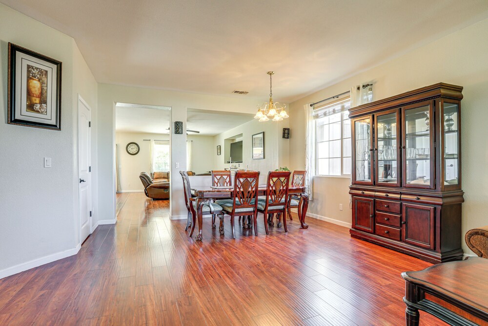 7 Mi to Dtwn: Home w/ Fenced Yard in Roseville!