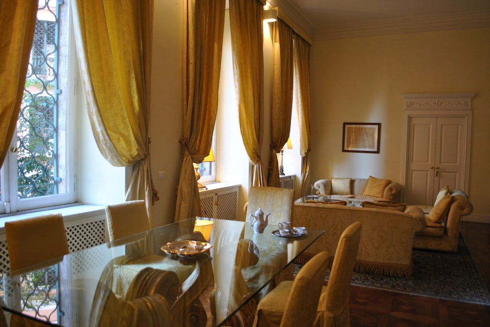 Holiday House Belle Arti