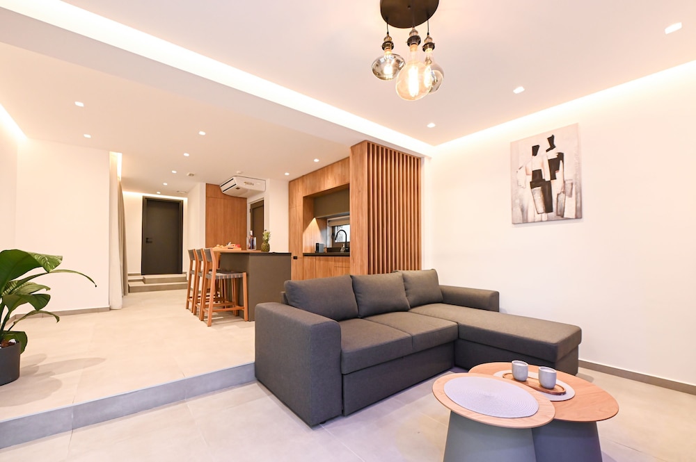 MGK Luxury Suites With a Private Pool Ligaria