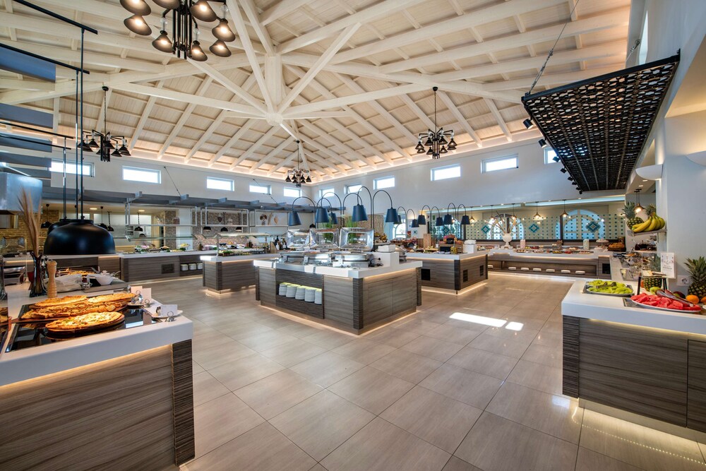 Anemos Luxury Grand Resort