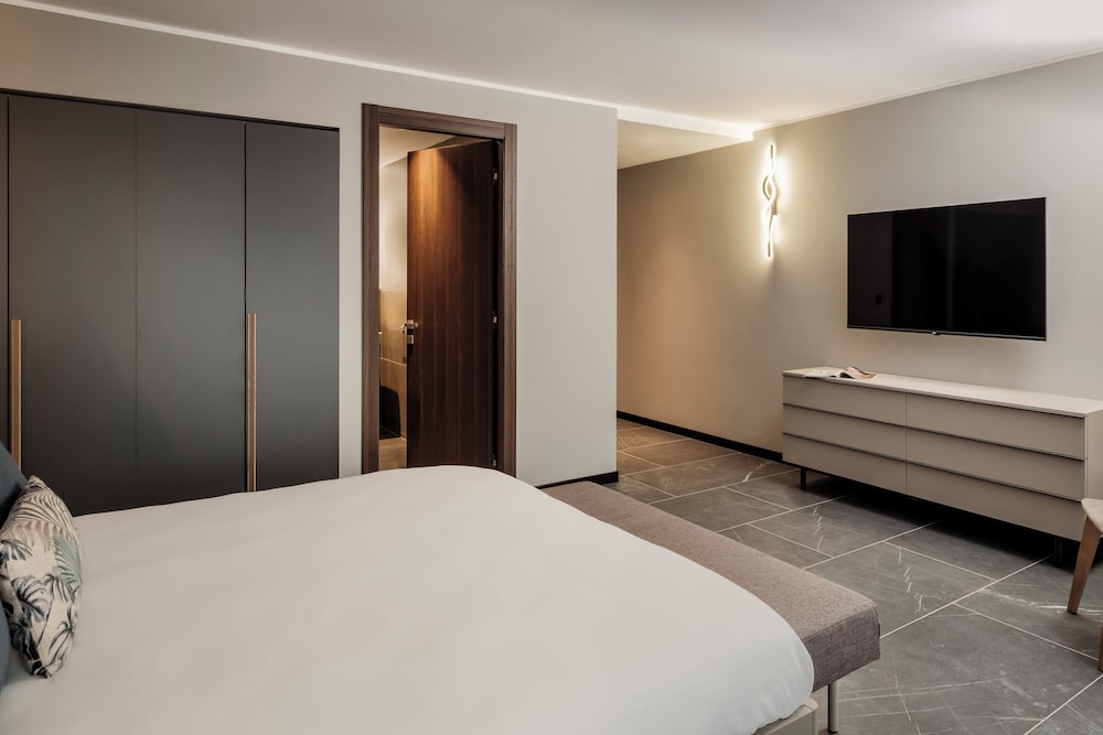 Isabella Suites