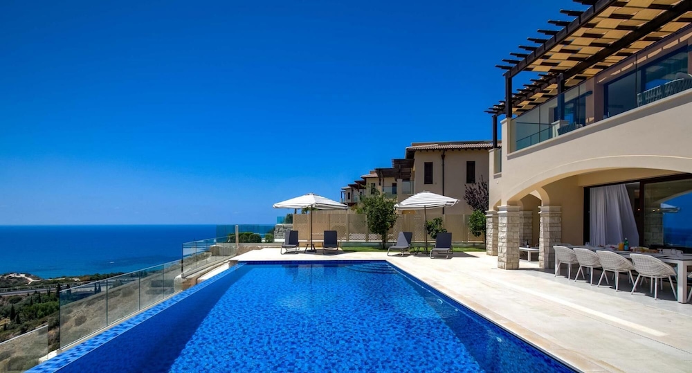 Villa Uv09 Oniro in Kouklia view 3