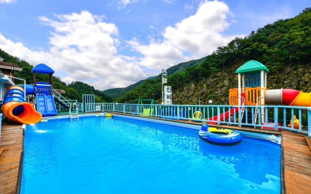 Gapyeong Shinbi Kids Pool Villa