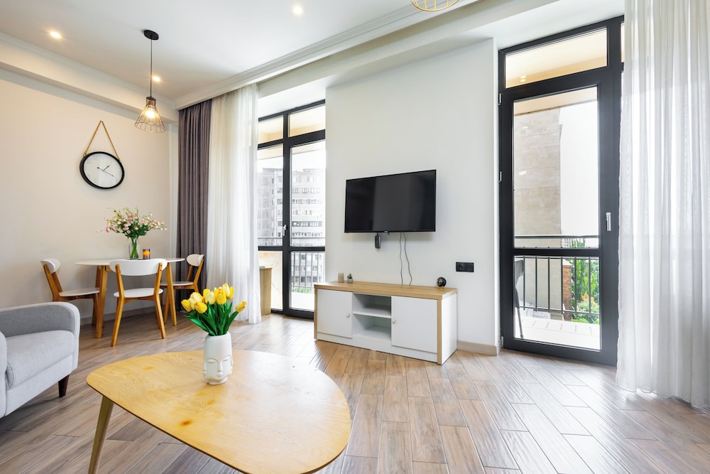 Apartments by Luxe Group DE114