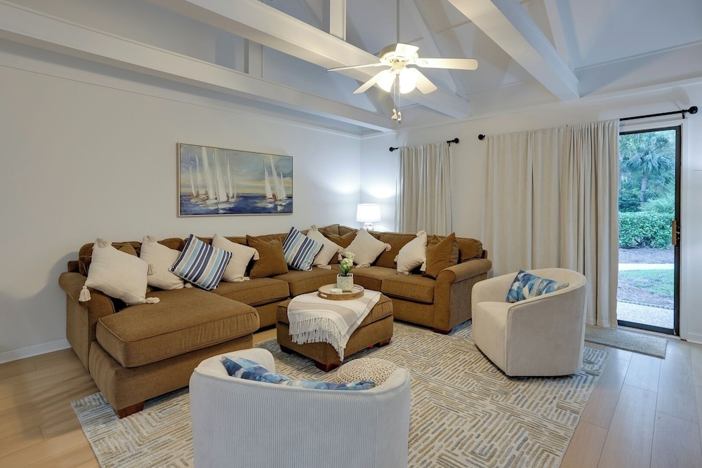 Hilton Head Retreat Gated Villa, Pets OK