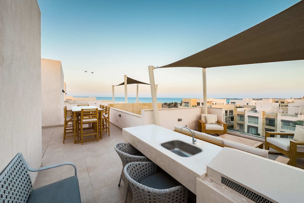 Xuru Stays I Roomy & Relaxed 1bdr @ Mangroovy Free Beach & Pool