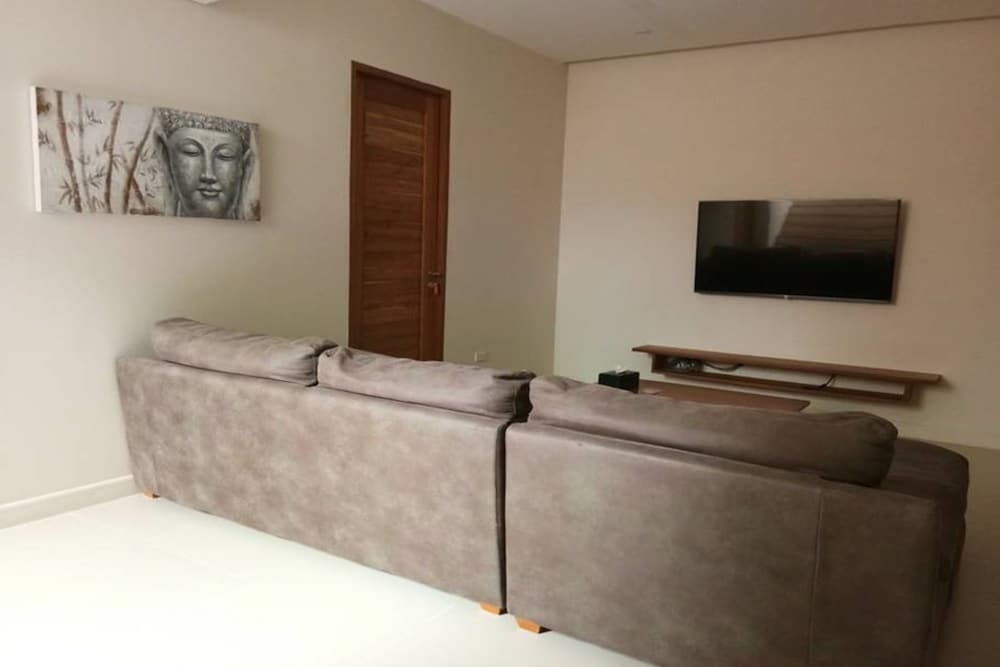 6 BR Luxury Seaview Villa Bang Po -Asi