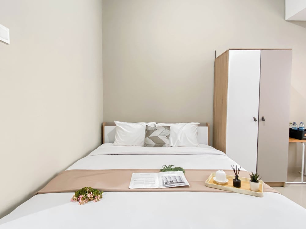 Cozy And Best Place Studio Apartment Royal Sentul Park