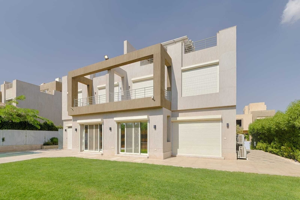 7BD Villa With Pool & Garden