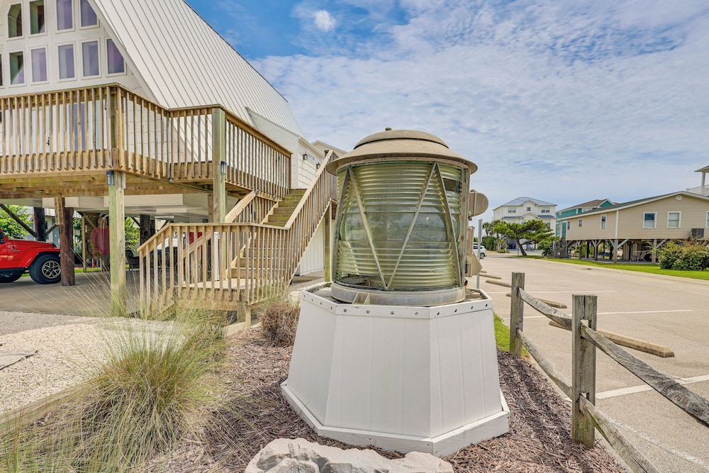 Unique A-frame Beach House: 'the Beacon at Oib'