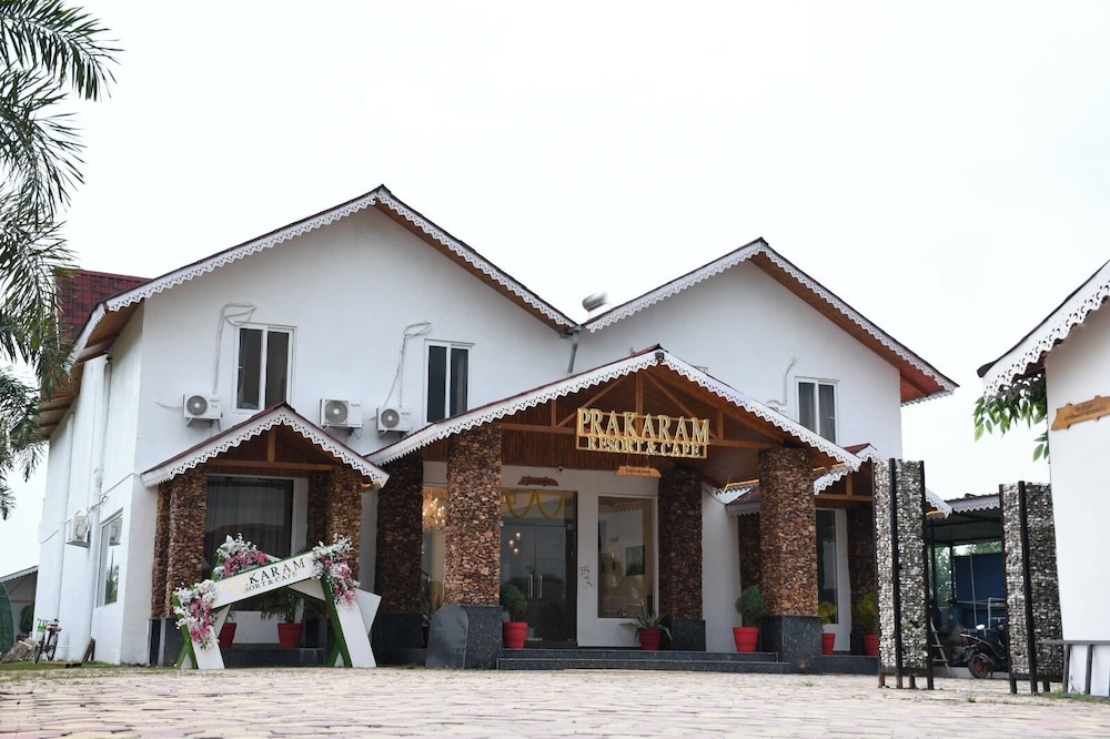 PRAKARAM RESORT AND CAFE