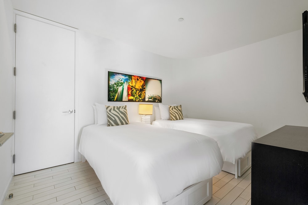 Luxury Vacation Rentals in South Beach by LRMB
