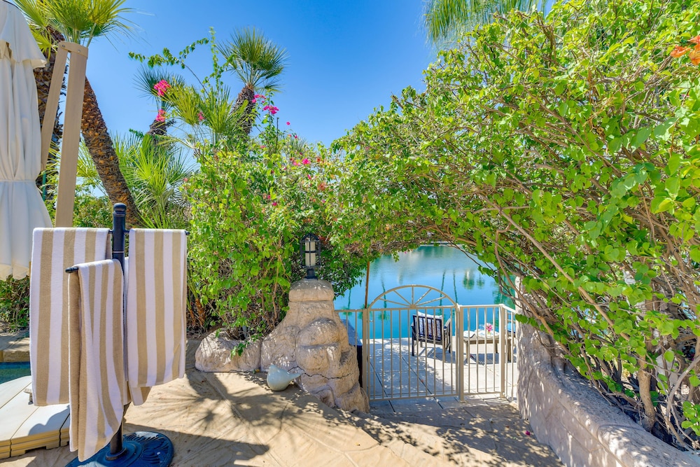 Waterfront Luxury Gilbert Retreat w/ Pool  Spa! - Property Image 34