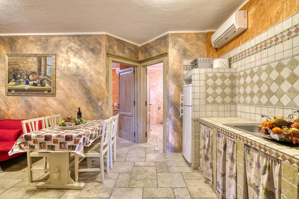 Appartamento Uva Shared Pool en Roccastrada — kitchen