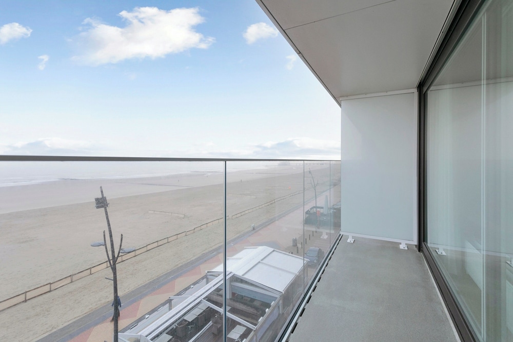 Flat in Blankenberge With Stunning Sea Views