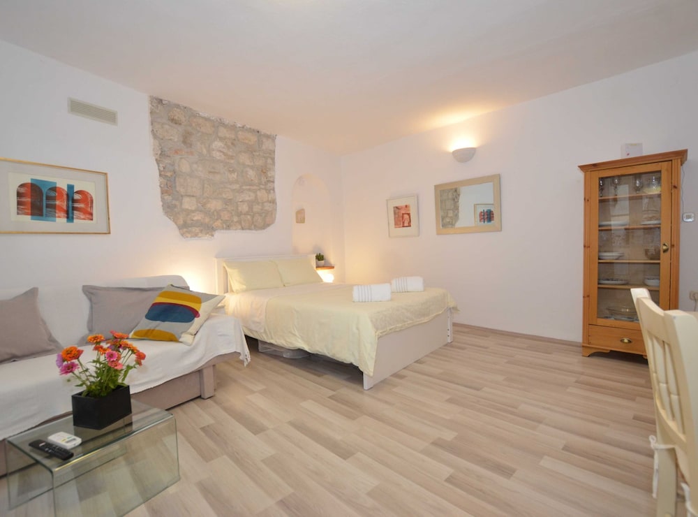 La Dolce Vita Studio