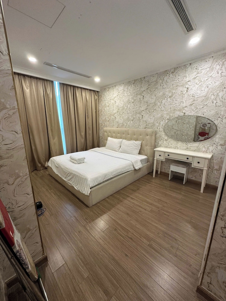 The Aquamarine Landmark Suites - Poolside Access at L4B