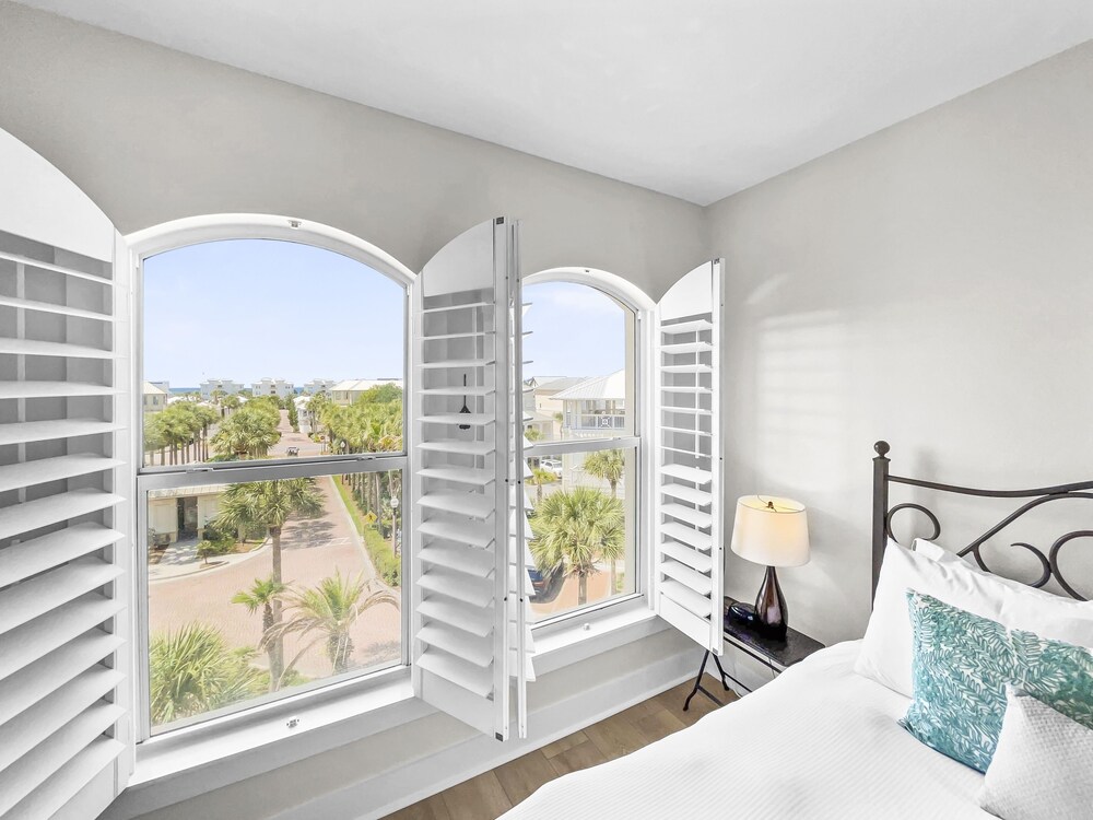 Sea-crested 3 Bedroom Condo by RedAwning view 5