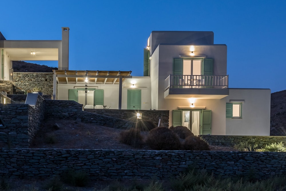 Eneos Kythnos Beach Villas