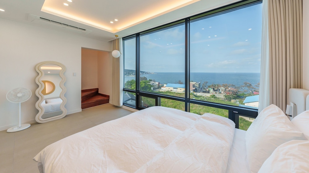 Gyeongju The Moon Aurora Pool Villa