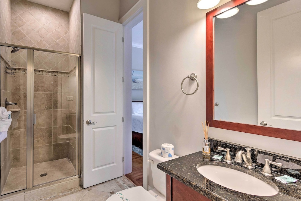 Home Near 30 A: Walk to Beach, Shops & Bicycles!