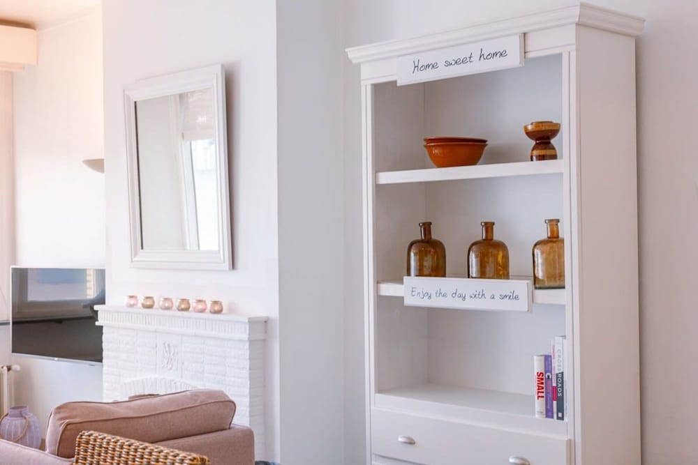 Beautiful and Spacious Studio With Side Seaview