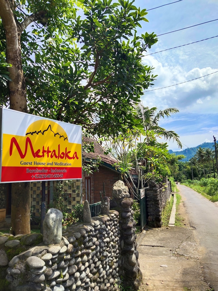 Mettaloka Guest House and Art Space
