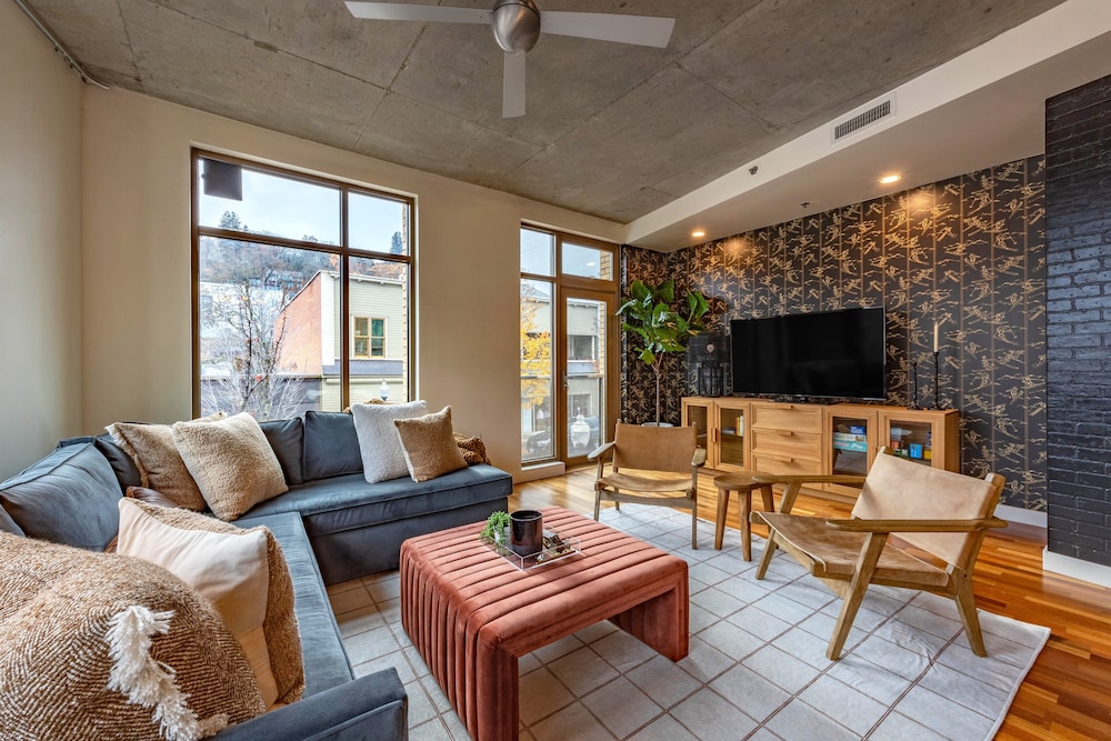 Doppio Perch 1 Bedroom Condo
