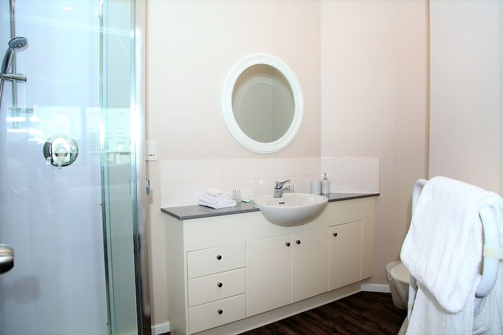 Stylish Apartment near Entertainment District