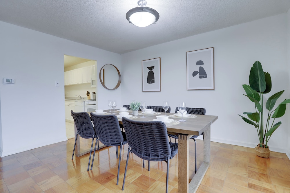Convenient Apt Near Airport