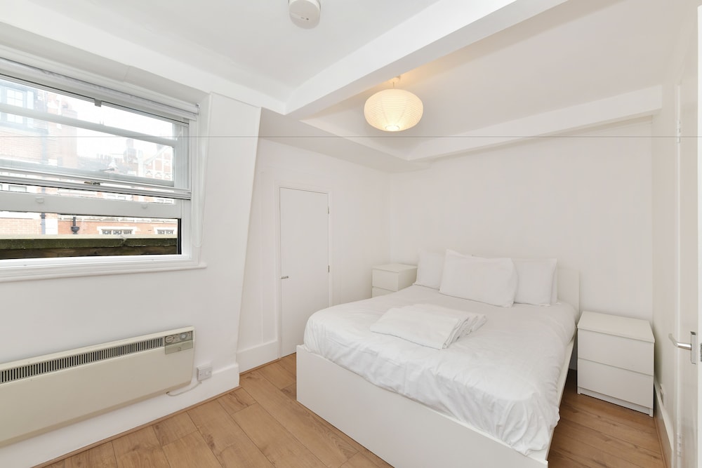 Bond Street Apartments