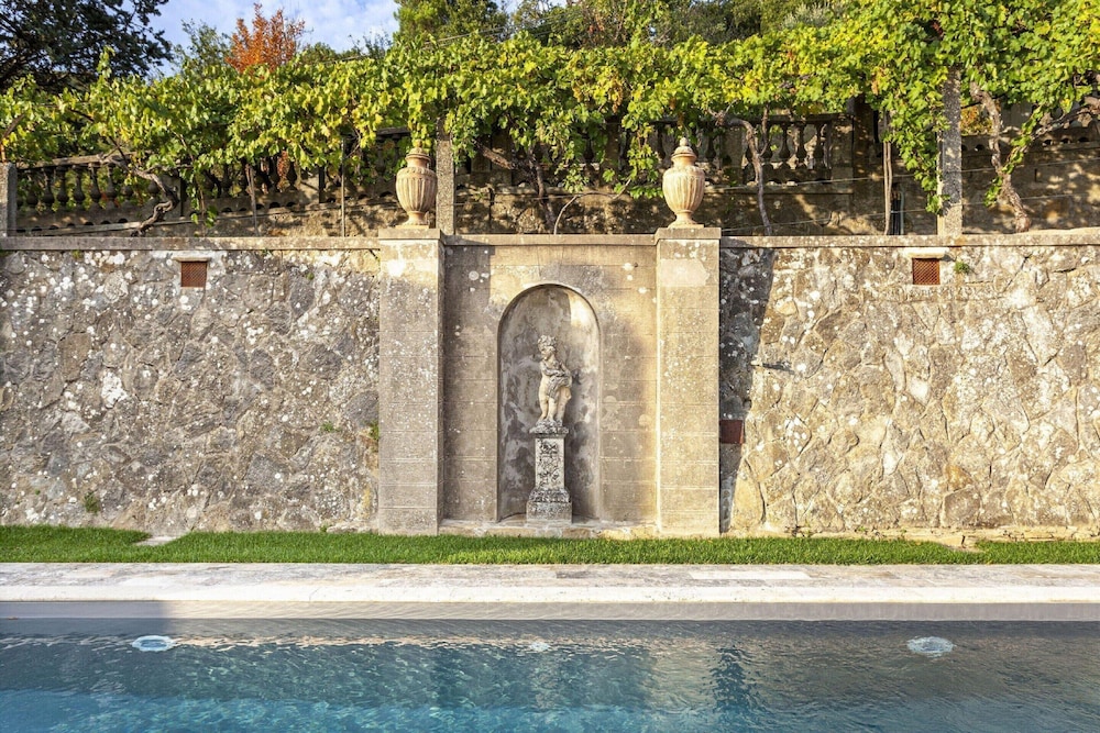 Belvilla by OYO Villa Torreone