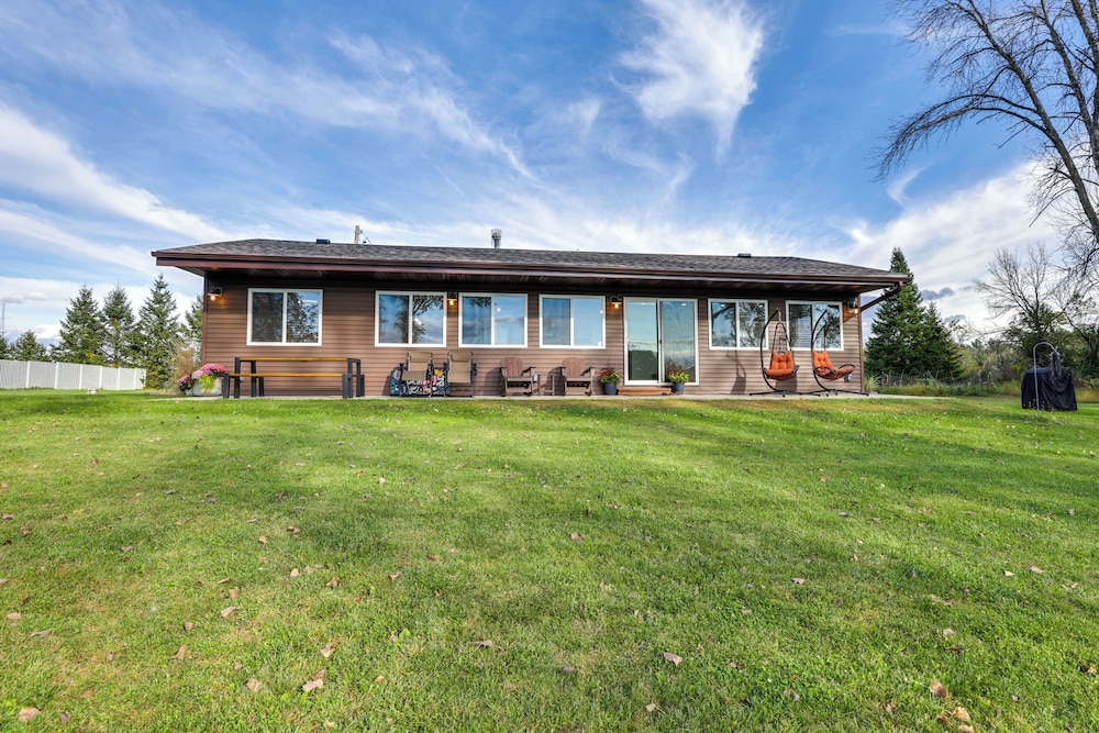 Riverfront Home w/ Private Dock in Wisconsin Dells