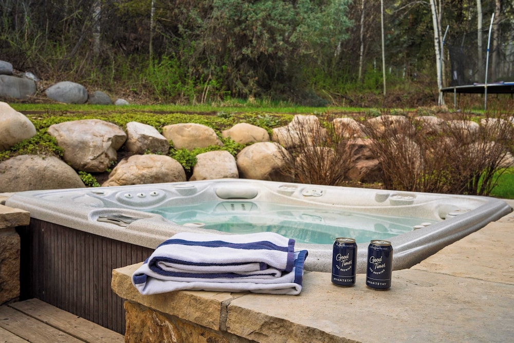 Cozy Edwards Retreat w/ Fireplace, Near Ski Resort Osprey Nest by Avantstay