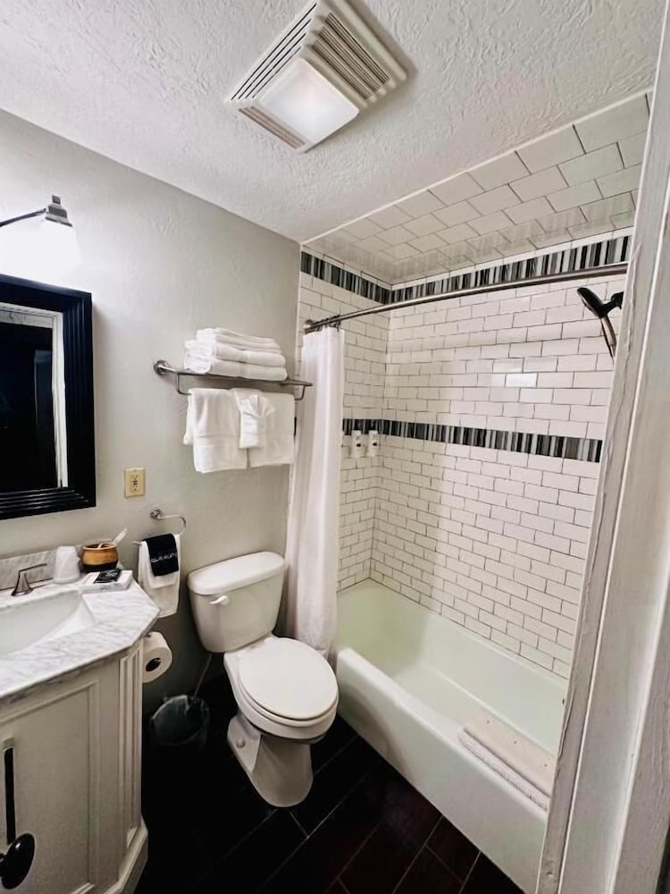 Adobe Rose Inn