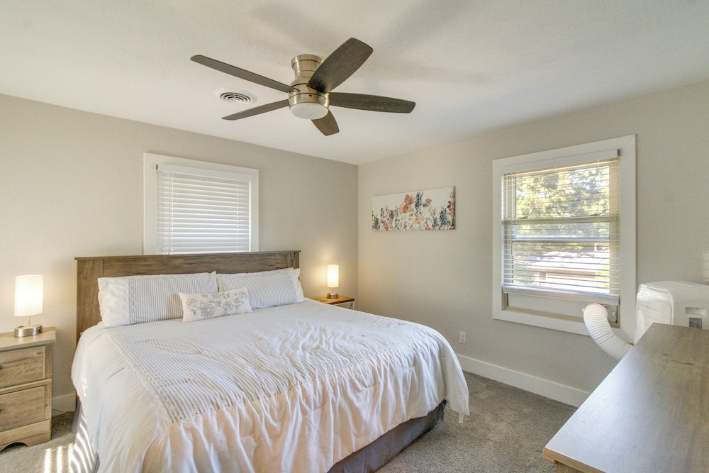 Home w/ Patio & Games Near Dtwn Pensacola!