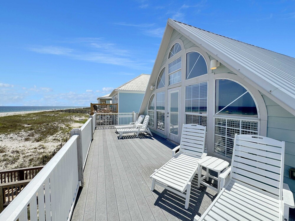 Pass Time - Beachfront for 24