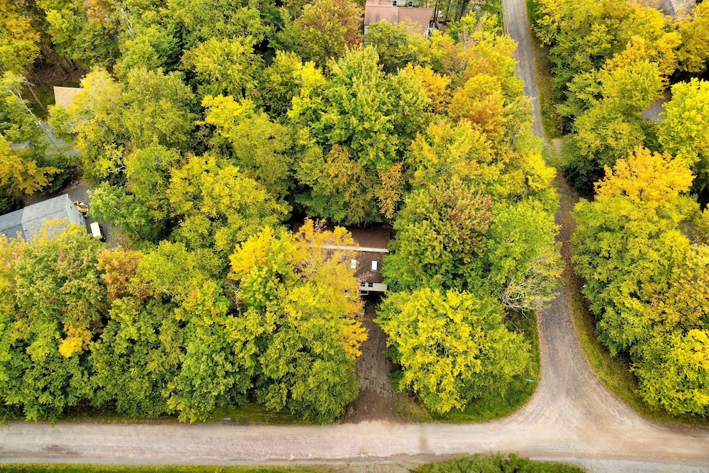 Moshannon Tree-lined Pocono Retreat w Hot Tub Firepit Pool Table