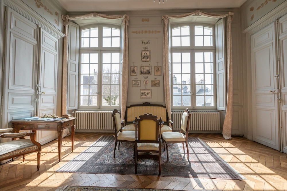 Bourges Vacations - Hotel de Panette - Chambres historiques - Property Image 27