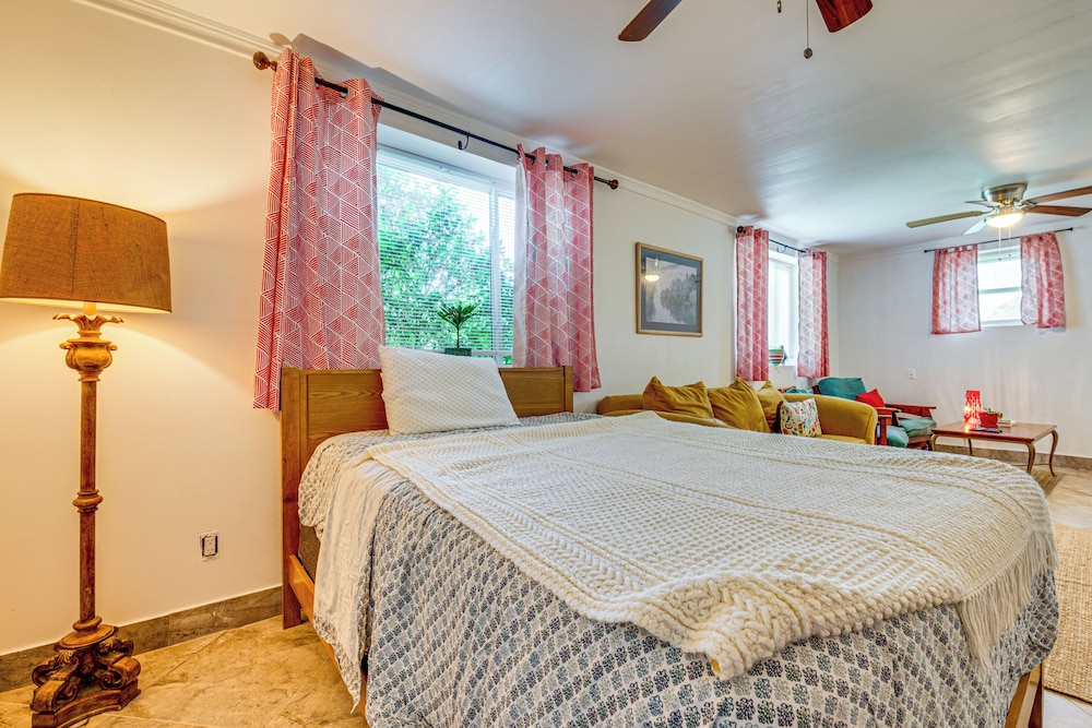 1 Mi to Train: ATL Area Apt w/ Patio & Shared Yard