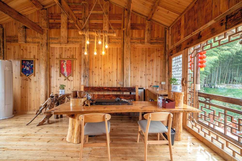 Glass Inn