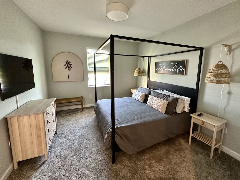 Luxurious Retreat Games & More