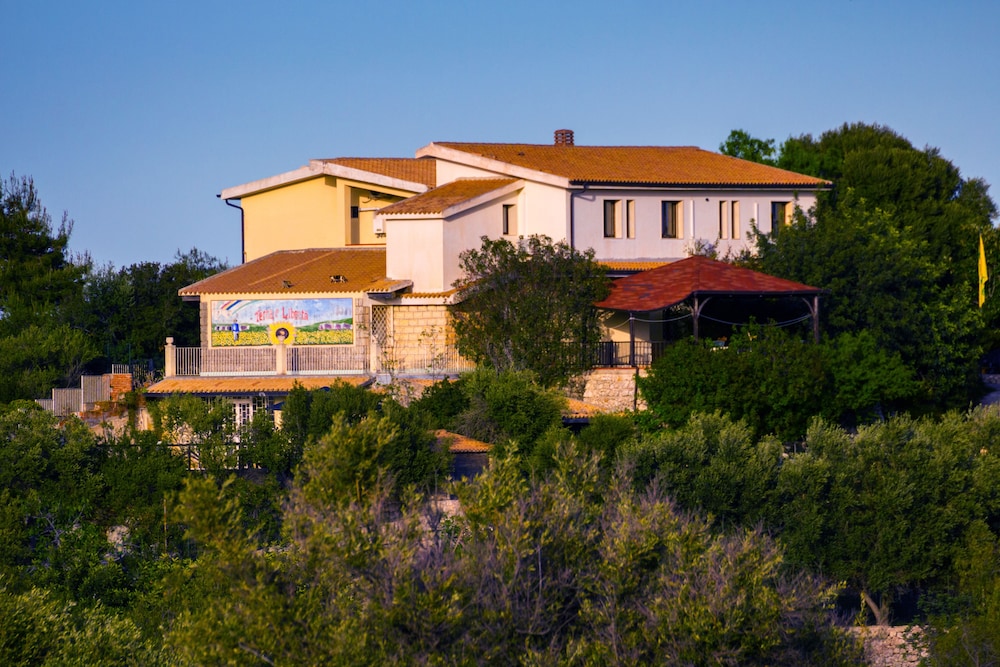 Hotel Fattoria Terra e Libertà - Image 1