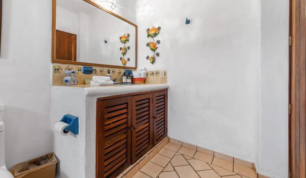 Ocean View 2Br Condo-balcony-beach-pool - 902