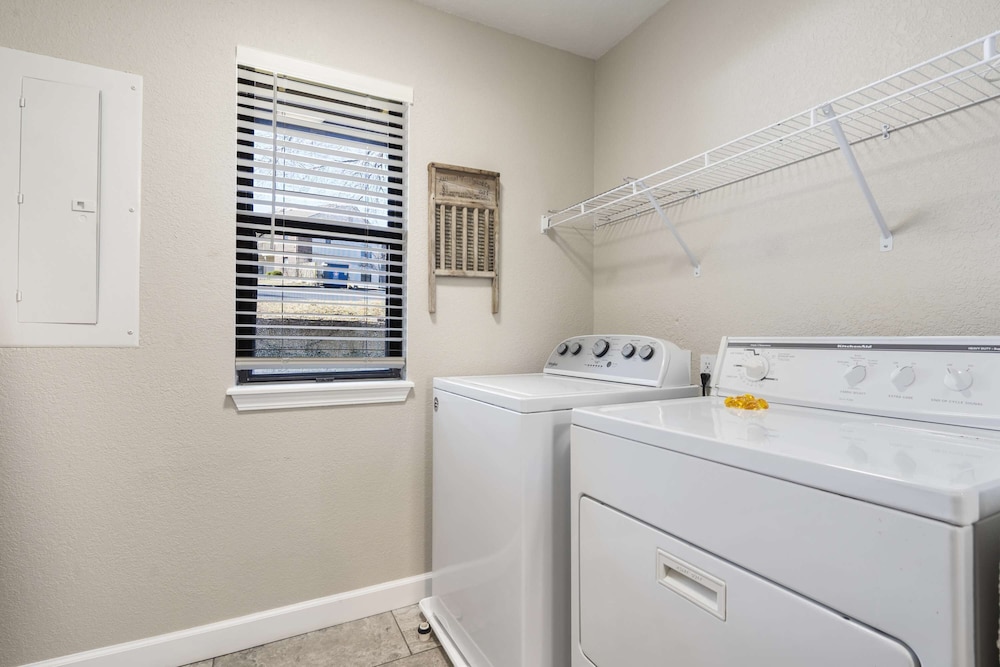 Fairway View Duo Stay for 12!