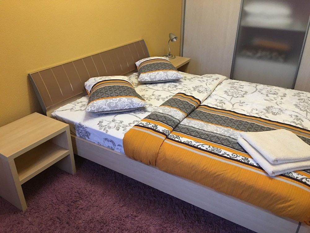 Apart Kiev Turgenevskaya 65 view 3