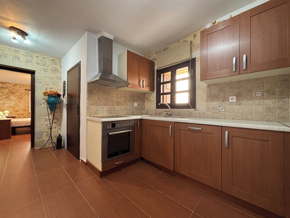 Electra Stone Suite