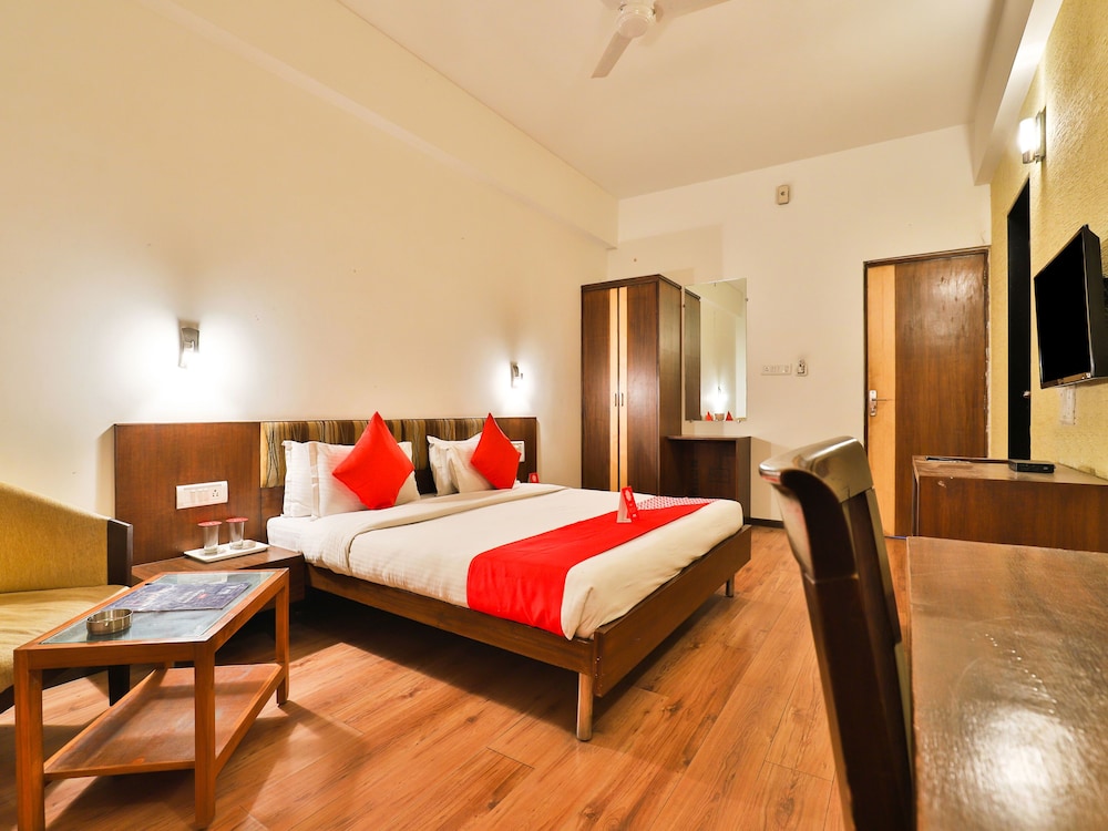 OYO 12945 Hotel President