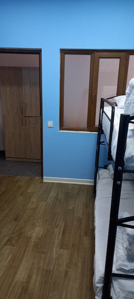 28 may Centr City hostel