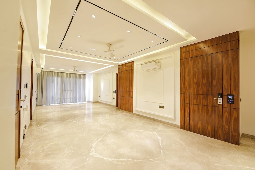 Fabhotel Ivory Leaf